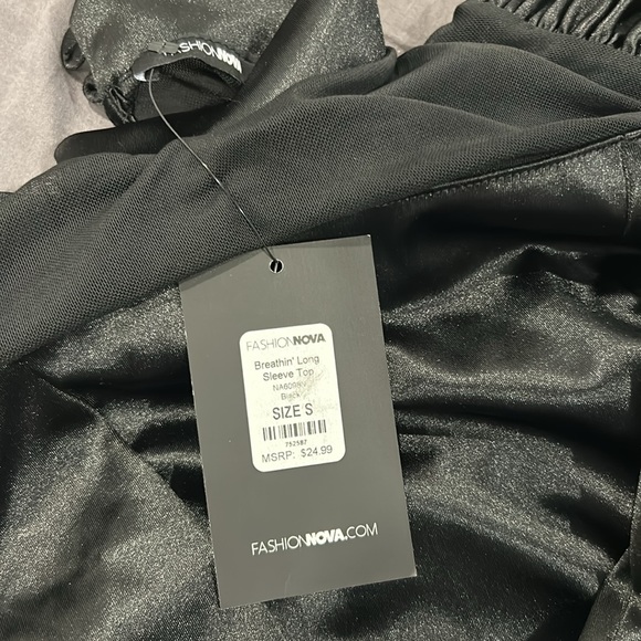 Fashion Nova breathin long sleeve top, - Picture 2 of 6